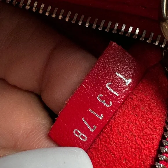 Louis Vuitton Vibrant Red wave Tote - Picture 4 of 10